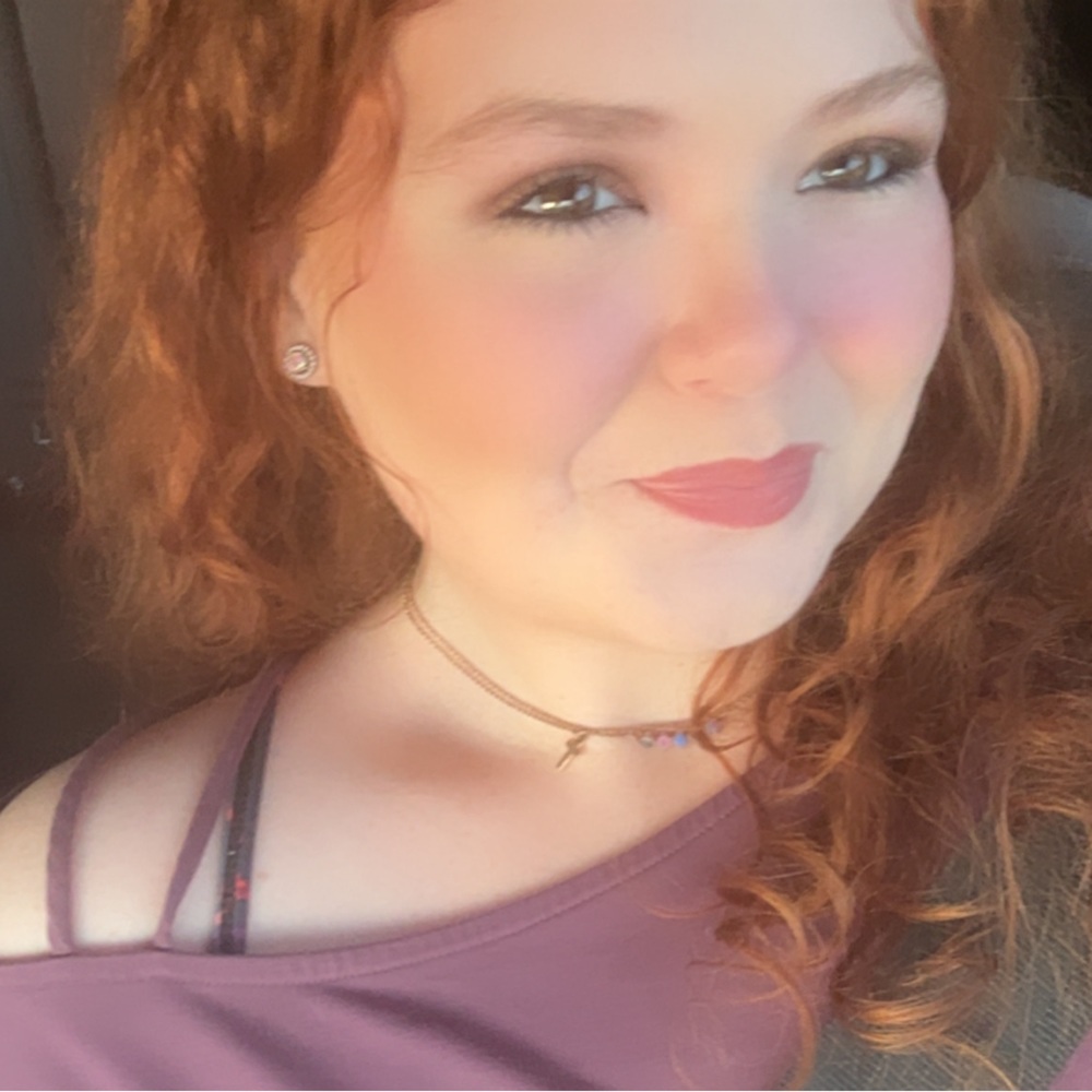 Meet your Posher, Elizabeth